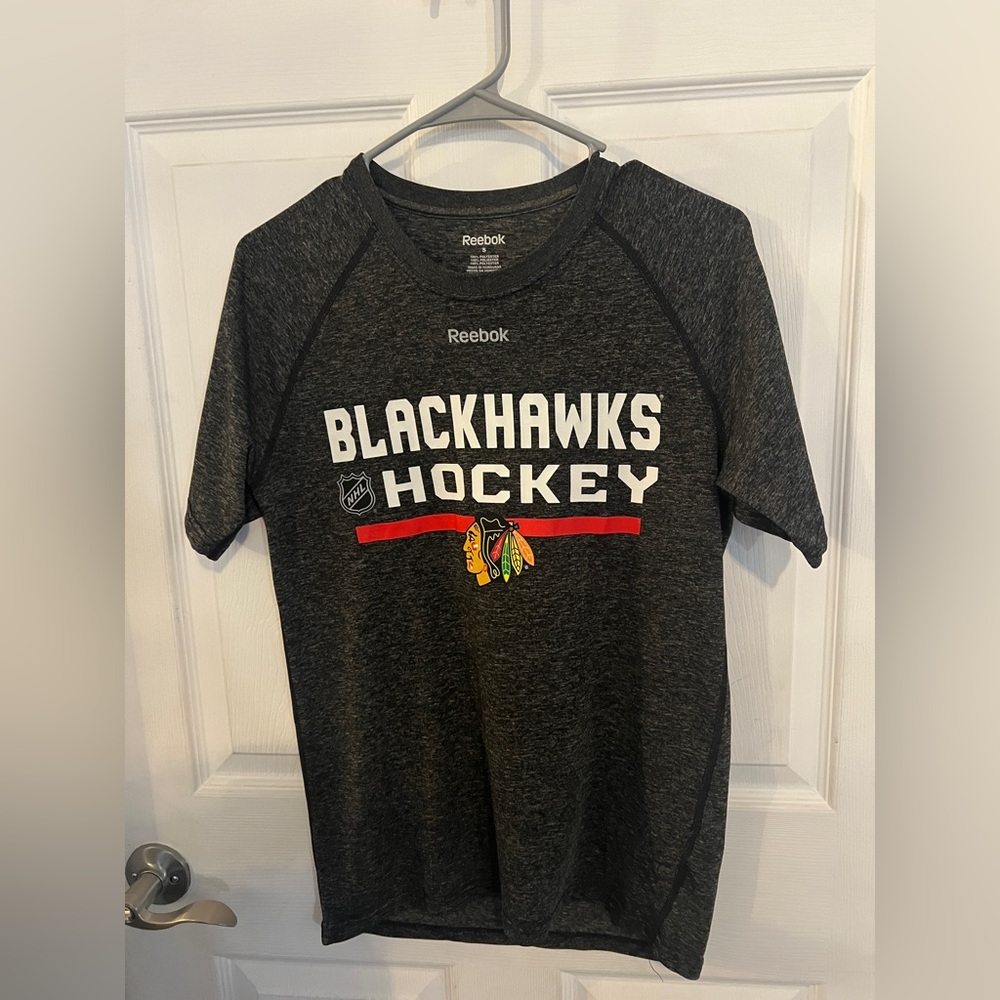 Men's Reebok Chicago Blackhawks Dark Gray Hockey Tee